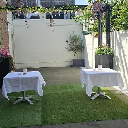 Charming In - 30 Sqm With Terrace Apartment *