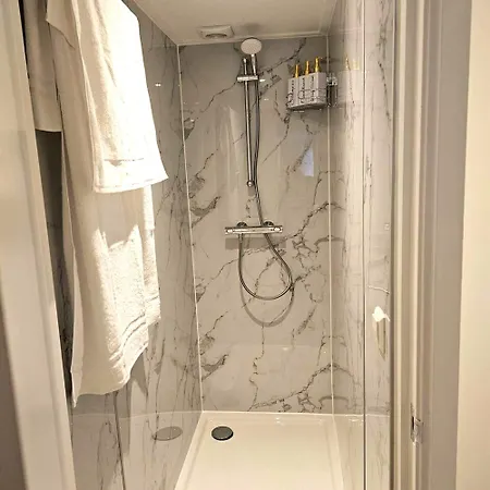 شقة Charming In - 30 Sqm With Terrace لِسِه